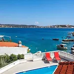 Ferienhaus Luxurioeses Mit Pool Direkt Am By Interhome