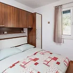 Ferienhaus Luxurioeses Mit Pool Direkt Am By Interhome Rogoznica (Sibenik-Knin)