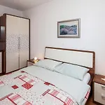 Luxurioeses Mit Pool Direkt Am By Interhome Rogoznica (Sibenik-Knin)