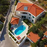Ferienhaus Luxurioeses Mit Pool Direkt Am By Interhome